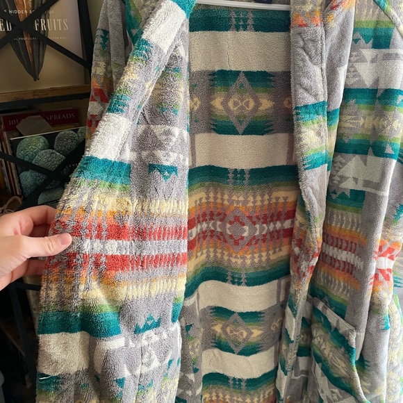 Pendleton Colorful Woolen Knit - Picture 3 of 5